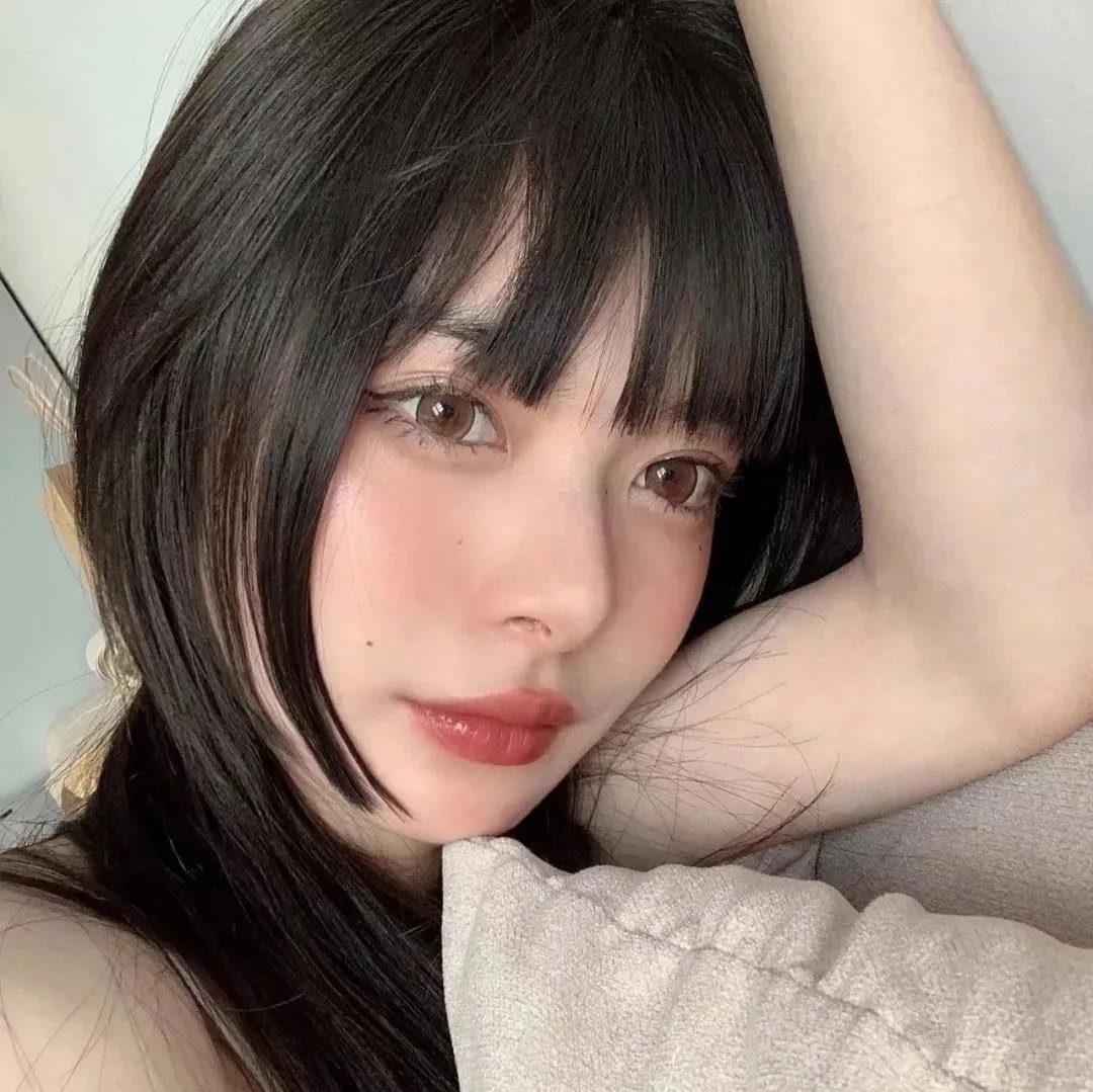 戴丝绸帽的男人
